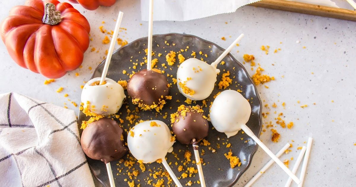 Pumpkin Cake Pops
