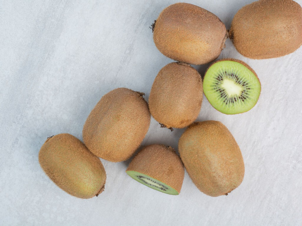 No acostumbramos a lavar esta fruta, pero es esencial antes de comerla aunque nunca te comas la piel