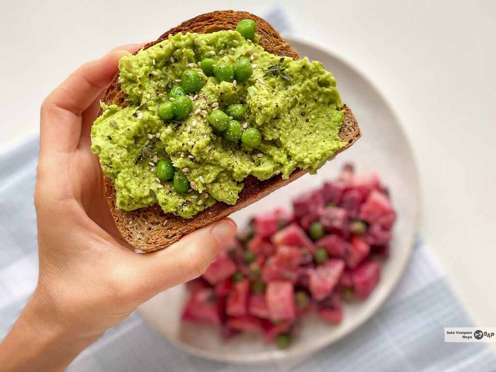 Guacamole de guisantes, una versión más cremosa y sin tanto aguacate del clásico mexicano