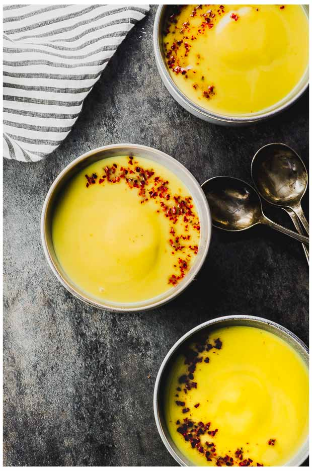 Vegan Cauliflower Soup Recipe with Coconut Milk, Turmeric and Zucchini